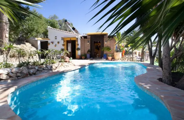 Villa Madre Tierra, Cómpeta