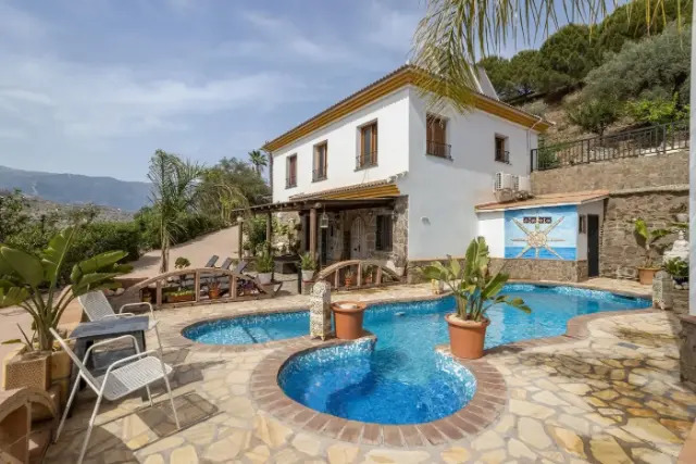 Villa Arrijana, Cómpeta